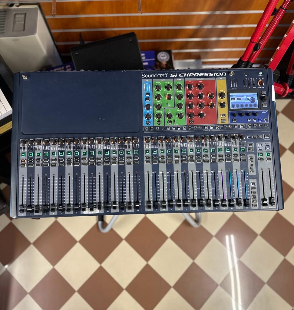 SOUNDCRAFT Si Expression 3 - MIXER DIGITALE 32 CANALI CON CUSTODIA RIGIDA- OTTIME CONDIZIONI