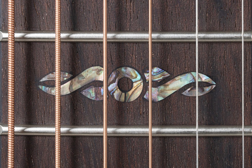 Ovation Chitarre elettroacustiche Celebrity Elite Plus Mid Cutaway