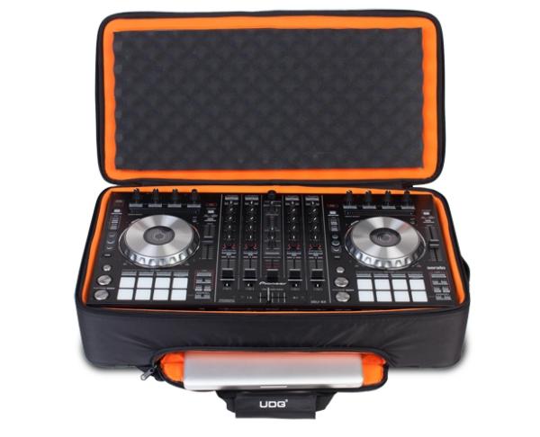 UDG U9104BL/OR - ULTIMATE MIDI CONTROLLER BACKPACK LARGE BLACK/ORANGE