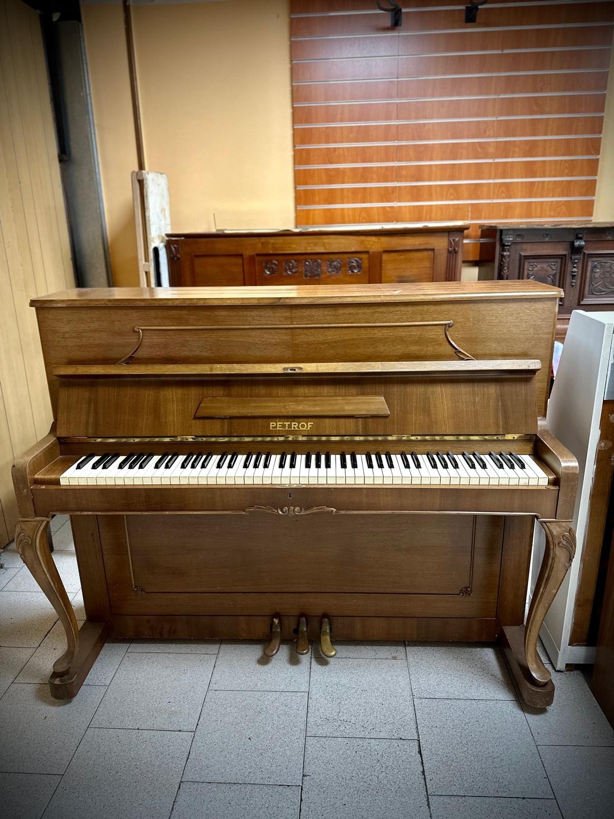 PIANOFORTE ACUSTICO VERTICALE PETROF