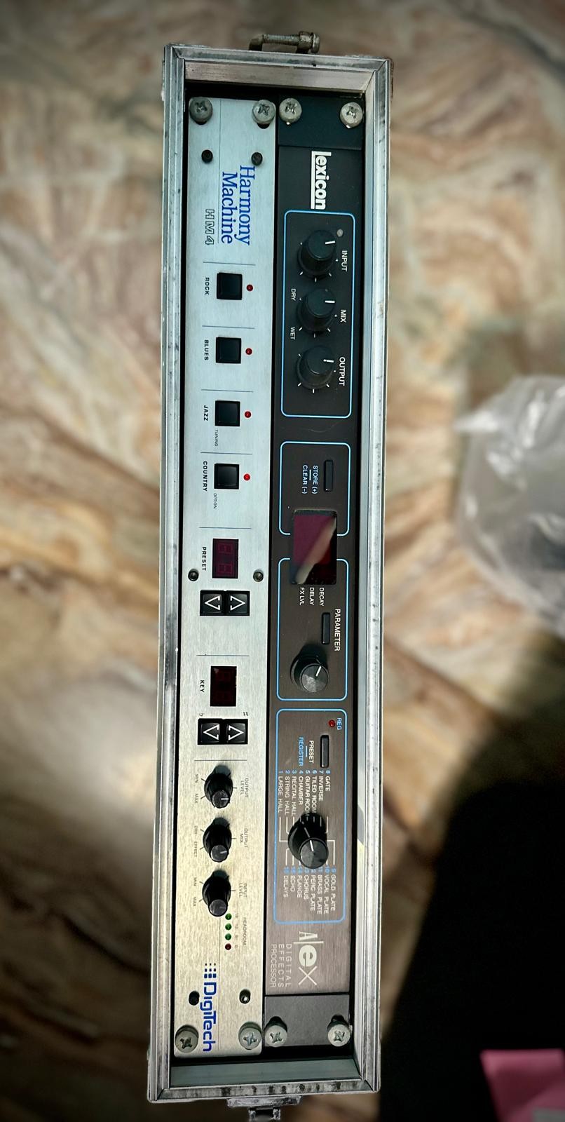 VALIGIA A RACK PROEL CON LEXICON ALEX - DIGITECH HM4