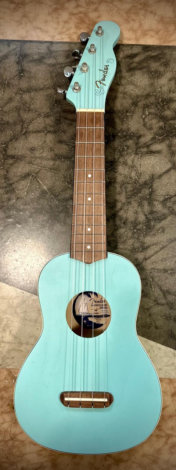 FENDER Venice Soprano Ukulele WN Daphne Blue