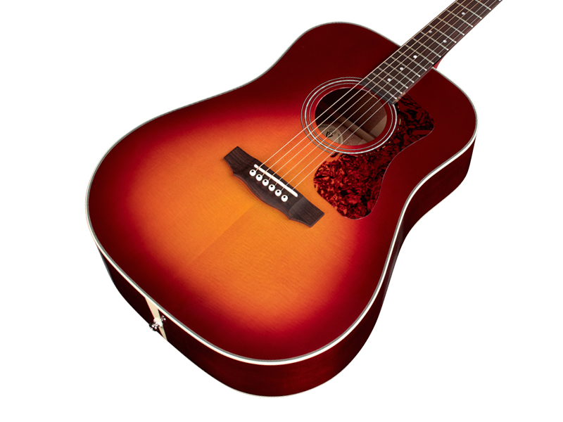 GUILD ITALIA D-140 CHERRY BURST