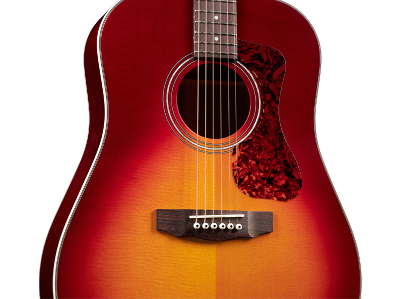 GUILD ITALIA D-140 CHERRY BURST