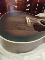 GUILD ITALIA OM-240CE ANTIQUE CHARCOAL BURST