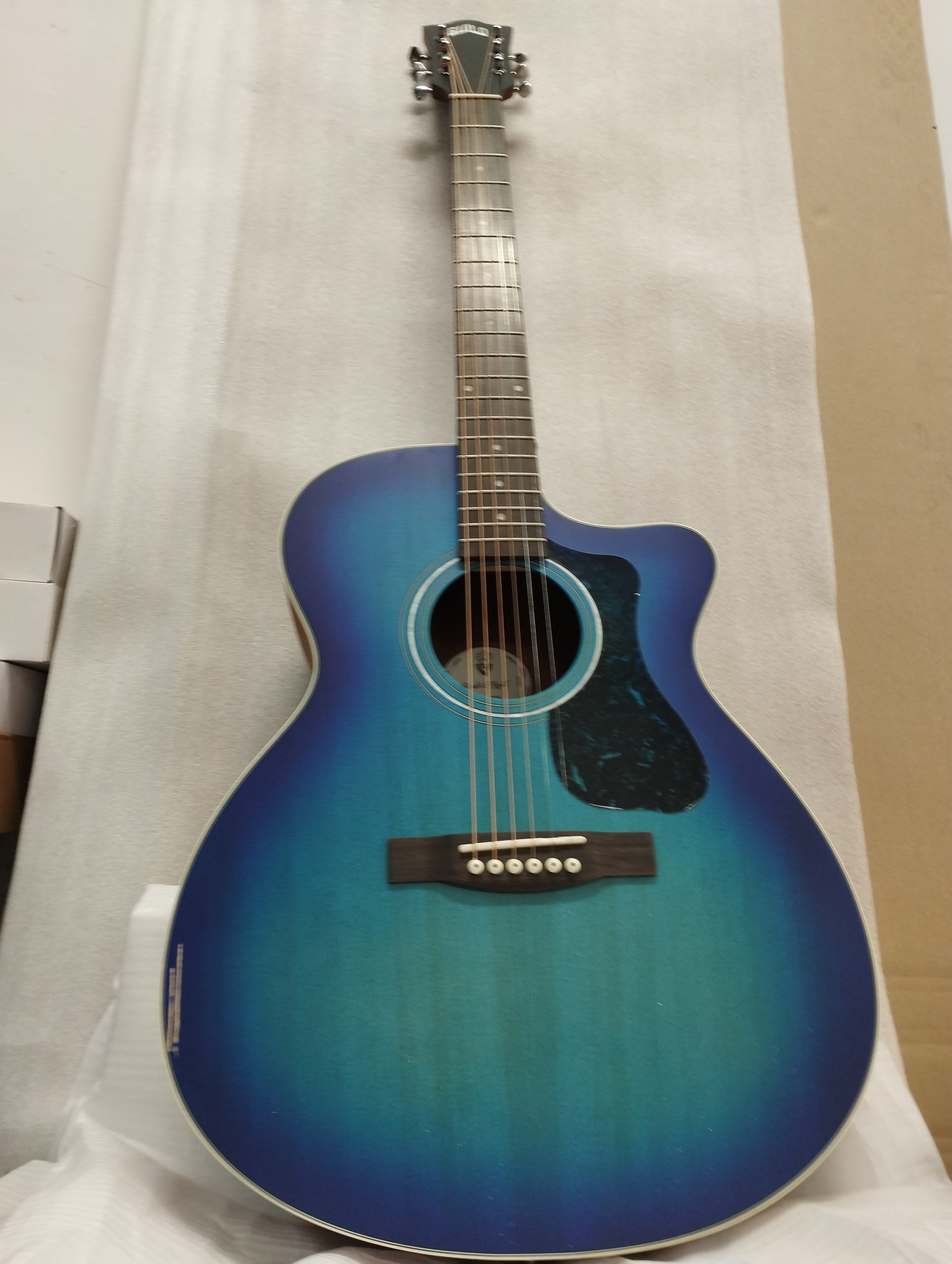 GUILD ITALIA OM-240CE DARK BLUE BURST