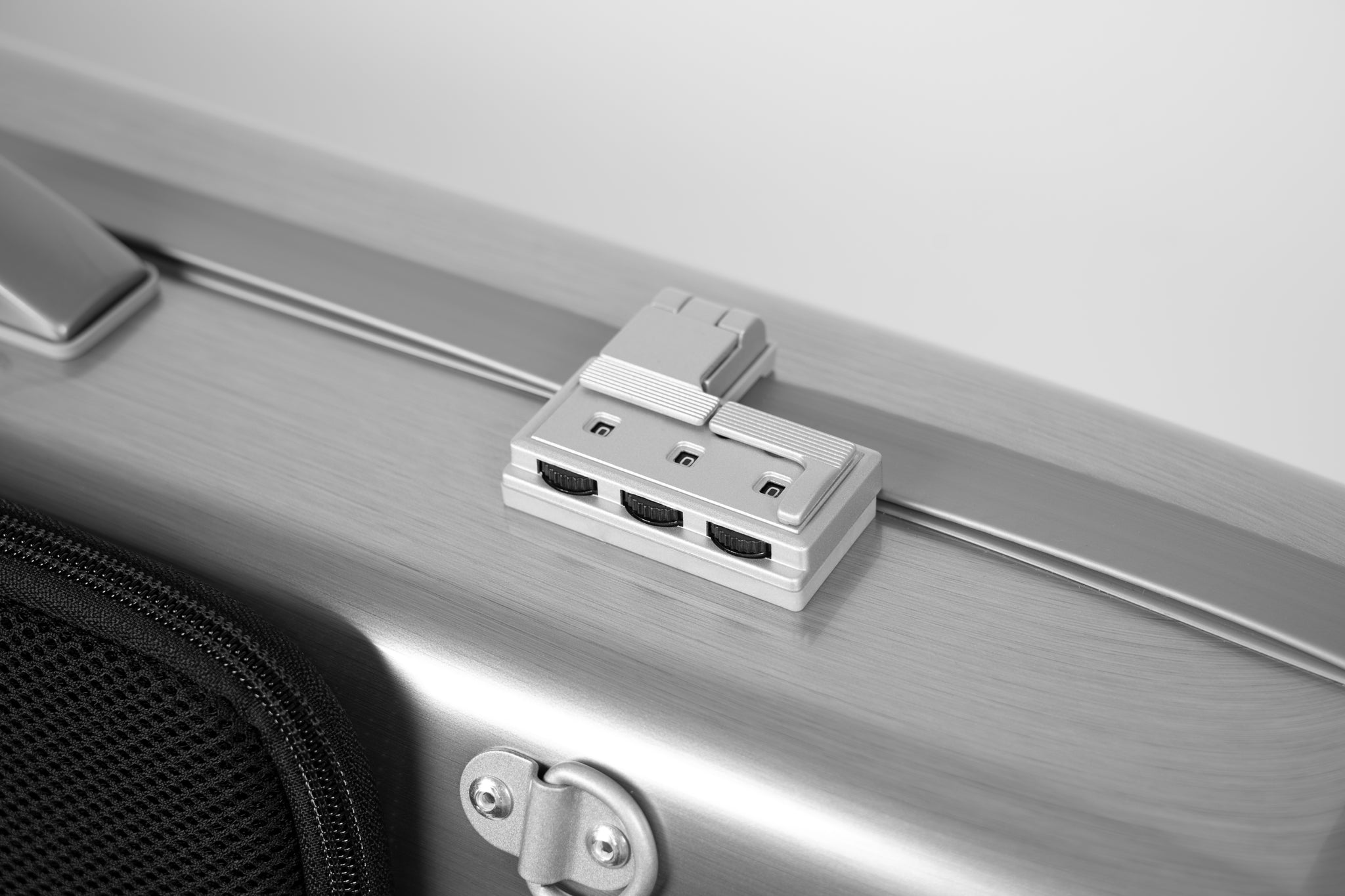 BAM ITALIA DEF2018XLA LA DEFENSE HIGHTECH CASE PER VIOLINO OBLONG BRUSHED ALUMINUM