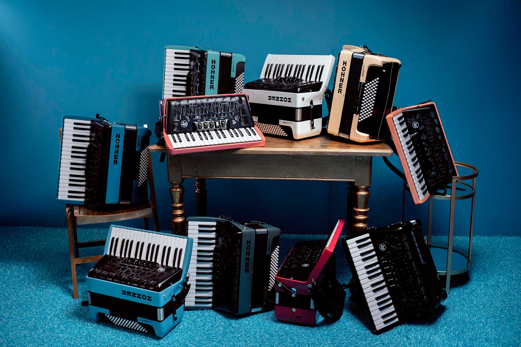 HOHNER BRAVO MYCOLOR III 72 WATER (RAL 5009)