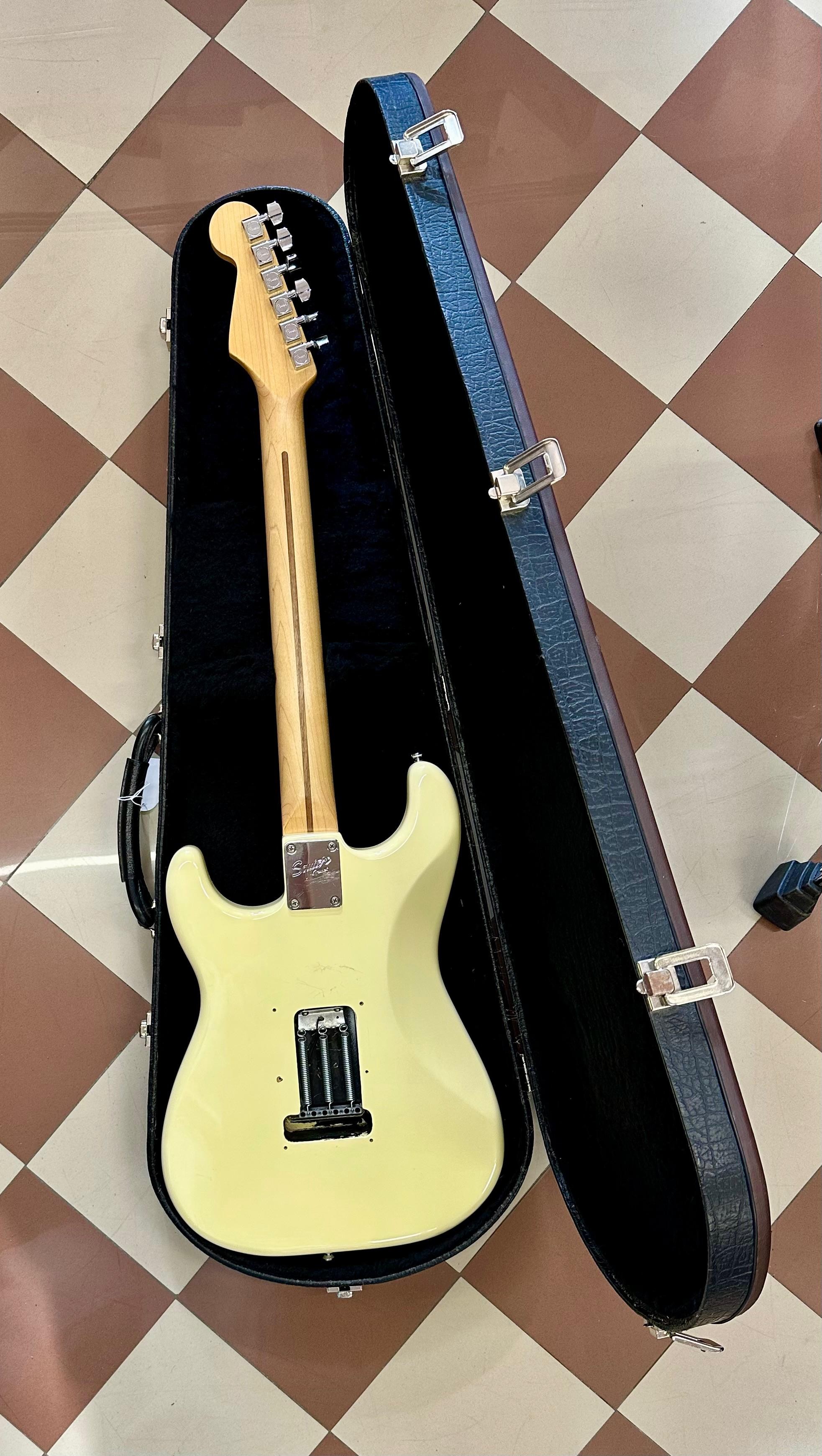 CHITARRA ELETTRICA CUSTOM CON CUSTODIA