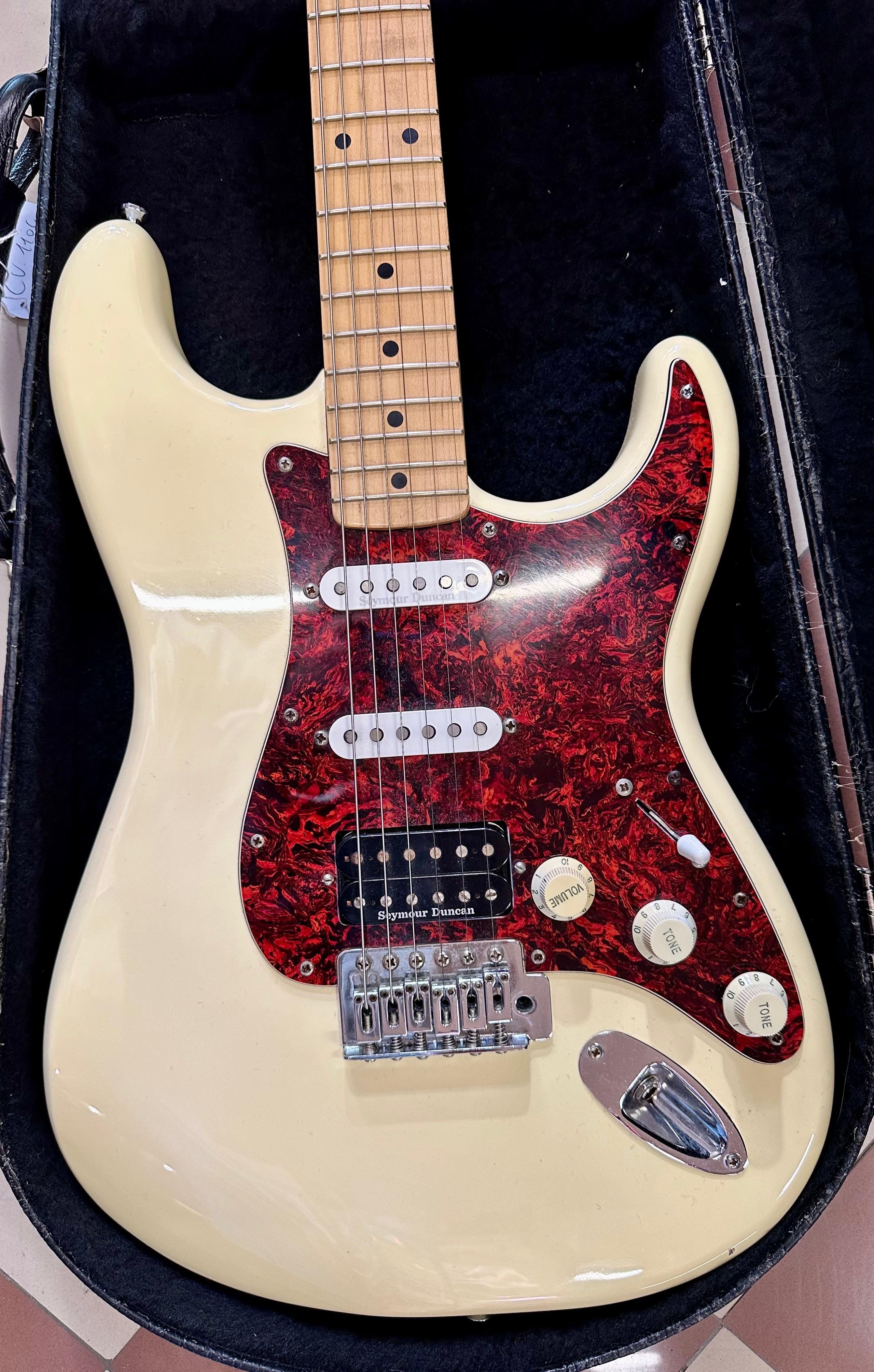 CHITARRA ELETTRICA CUSTOM CON CUSTODIA