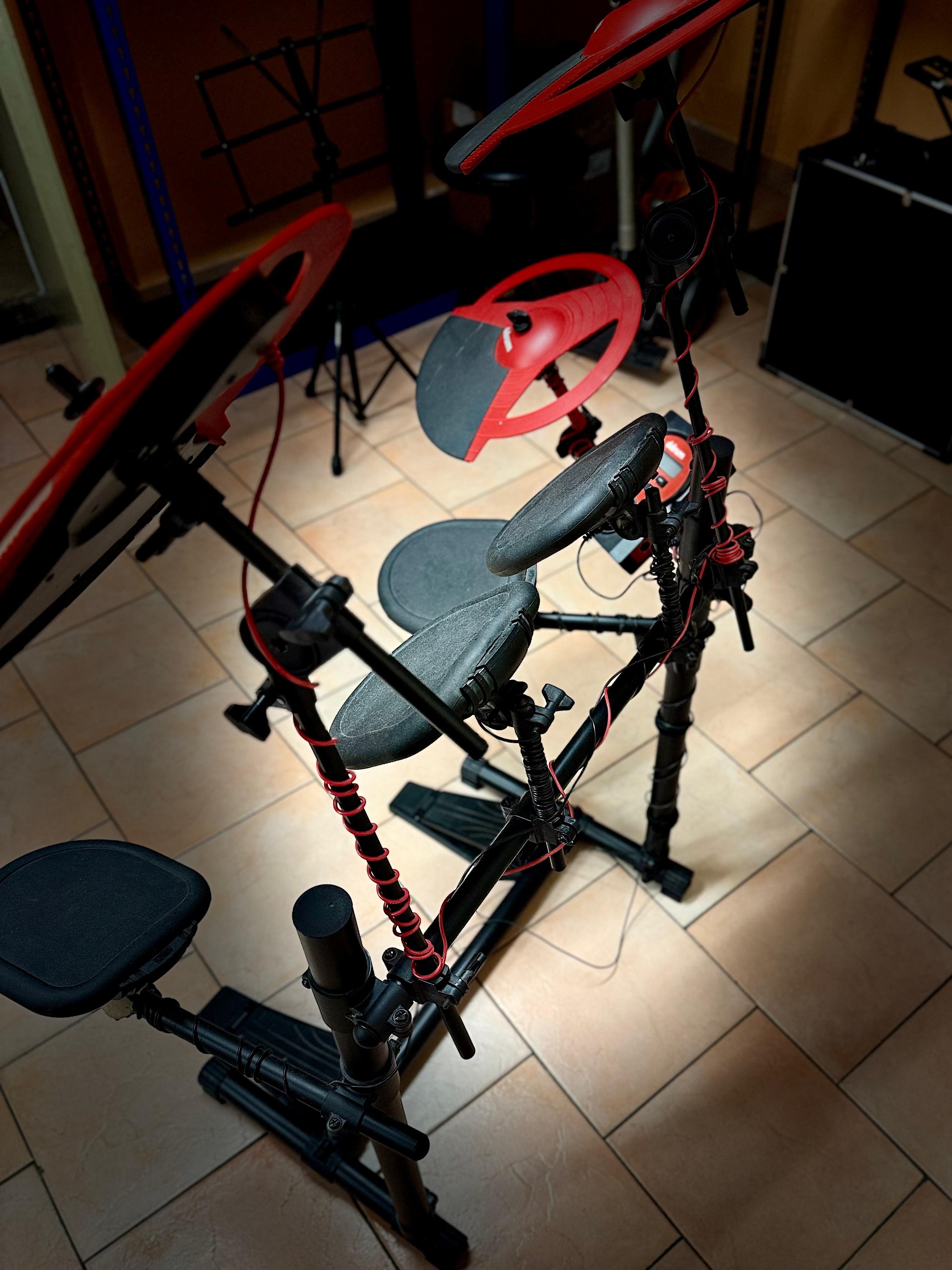 DDRUM DD BETA BATTERIA ELETTRONICA 5 PEZZI CON MODULO SONORO E RACK DI MONTAGGIO - USATA OTTIME CONDIZIONI