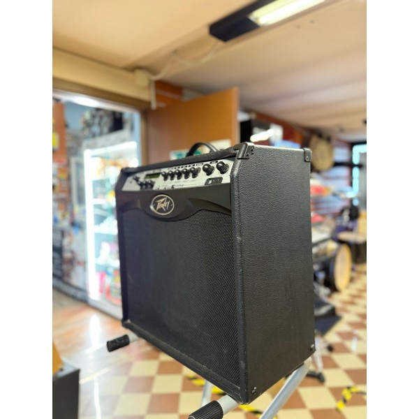 Amplificatore Peavey VIP 3 Usato – Combo Versatile per Chitarra Elettrica con Modelli di Amplificatori Digitali