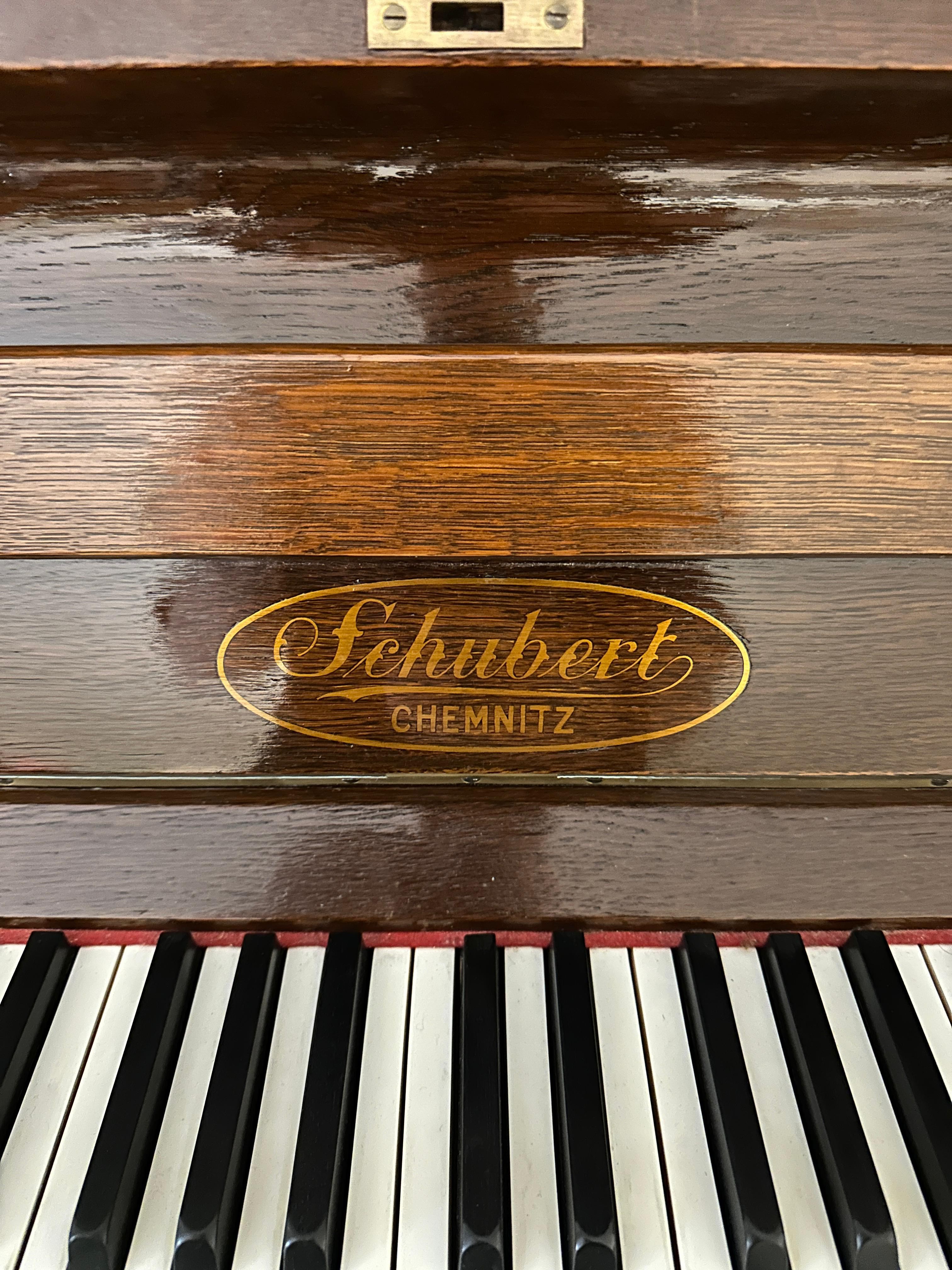 PIANOFORTE ACUSTICO VERTICALE SCHUBERT CHEMNITZ