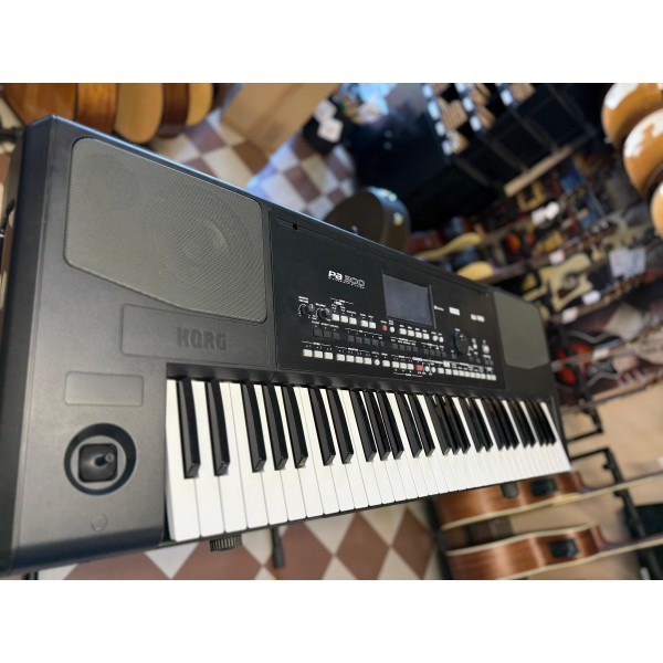 Korg PA300 – Tastiera Arranger Usata in Perfette Condizioni Estetiche e Funzionali