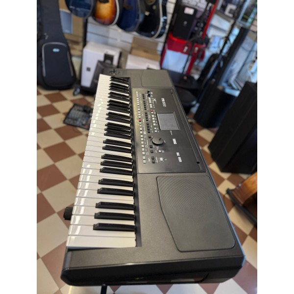 Korg PA300 – Tastiera Arranger Usata in Perfette Condizioni Estetiche e Funzionali
