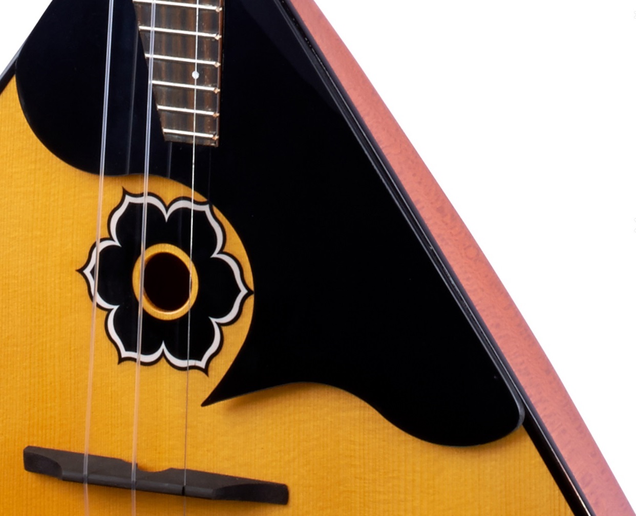 HORA PRIM BALALAIKA RUSSA SOPRANO 3 CORDE MADE IN EUROPE TOP ABETE MASSELLO CORPO ACERO MASSELLO MANICO FAGGIO TASTIERA PALISSAN