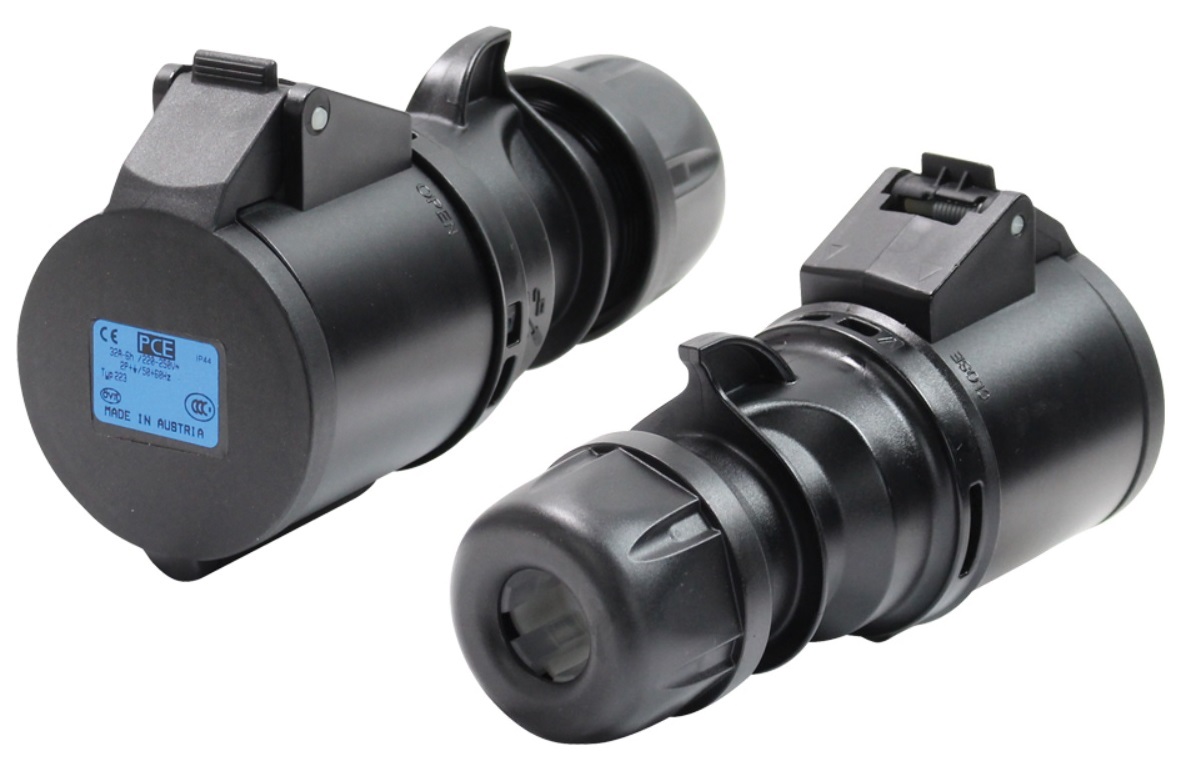 PCE -223-6X PRESA CEE 32A 3P (1P+N+T) 230V IP44 3POLI FEMMINA NERA MIDNIGHT SERIE BLACK SOCKET