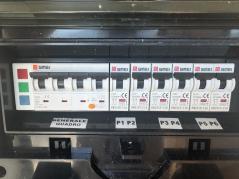 EXTREME QUADRO CORRENTE POWERBOX SPINA 32A TRIFASE 6 PRESE CEE 16A MONOFASE 3 SPIE DI RETE PULSANTE SICUREZZA