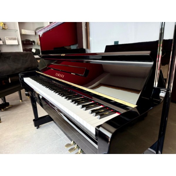 Pianoforte Verticale Yamaha U1H – Eleganza Giapponese, Potenza Controllata | 121 cm in Nero Lucido 1652665