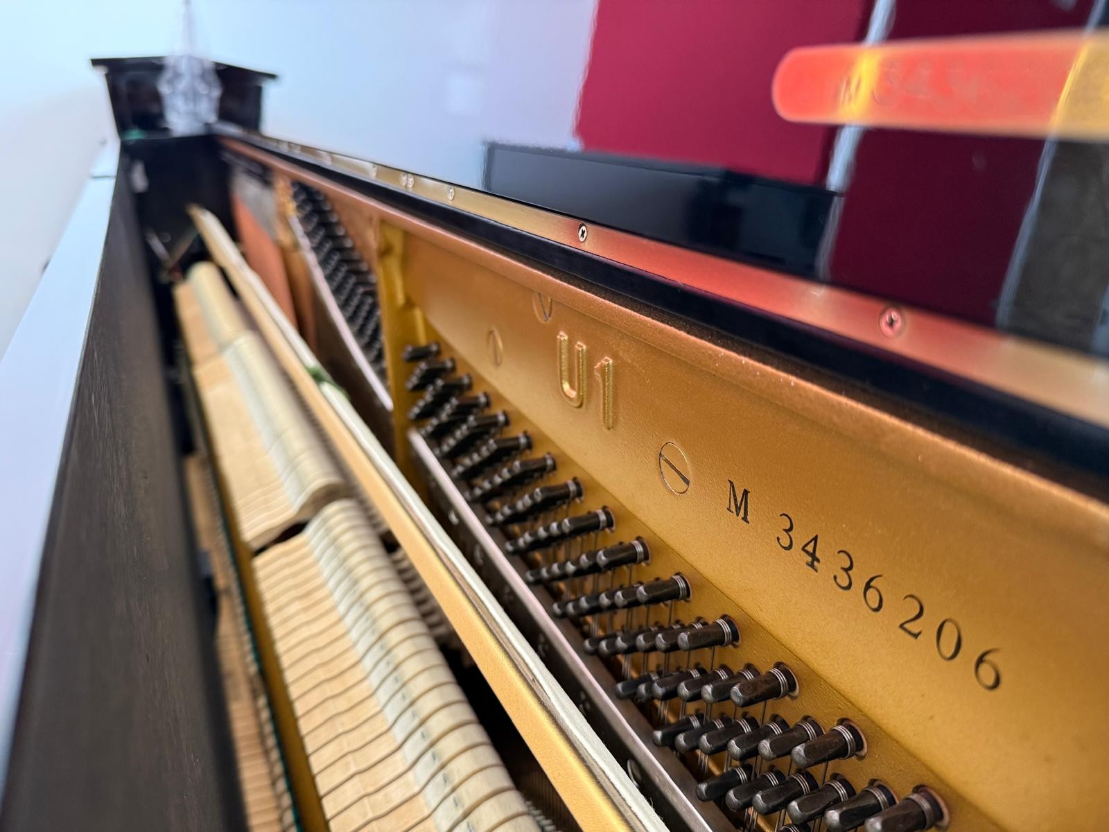 Pianoforte Verticale Yamaha U1M – Precisione Giapponese, Suono che Ispira | 121 cm in Nero Lucido 3436206