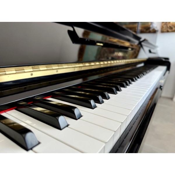 Pianoforte Verticale Yamaha U3H Rigenerato – Potenza ed Emozione in 131 cm di Eccellenza Giapponese | Nero Lucido 1899623