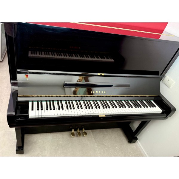 Pianoforte Verticale Yamaha U3H Rigenerato – Suono Professionale, Estetica Raffinata | 131 cm Nero Lucido 1565616