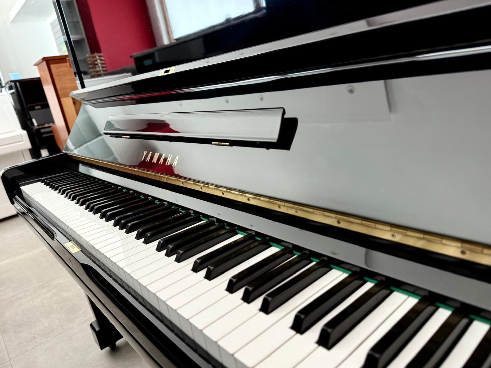 Pianoforte Verticale Yamaha U3H Rigenerato – Suono Professionale, Estetica Raffinata | 131 cm Nero Lucido 1565616