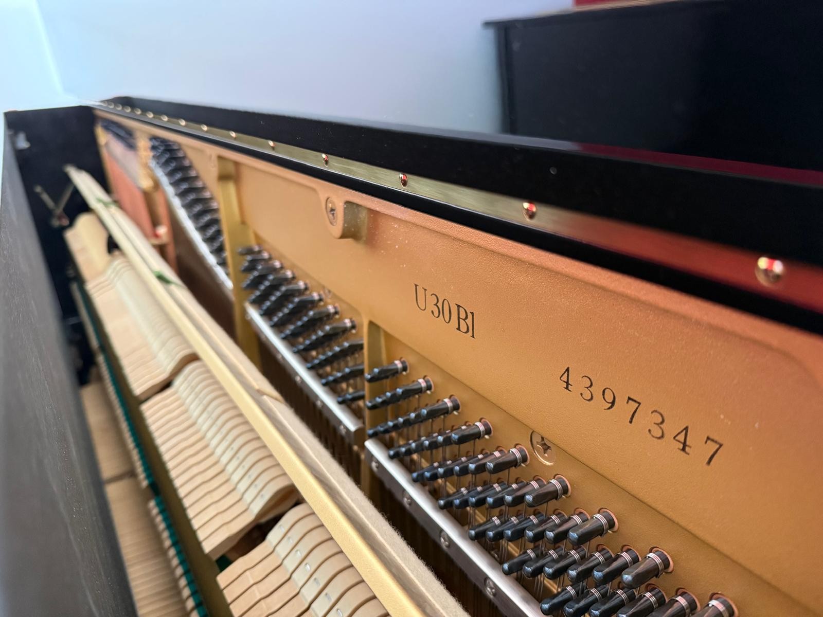 Pianoforte Verticale Yamaha U30BL – Eleganza senza tempo in nero lucido 4397347