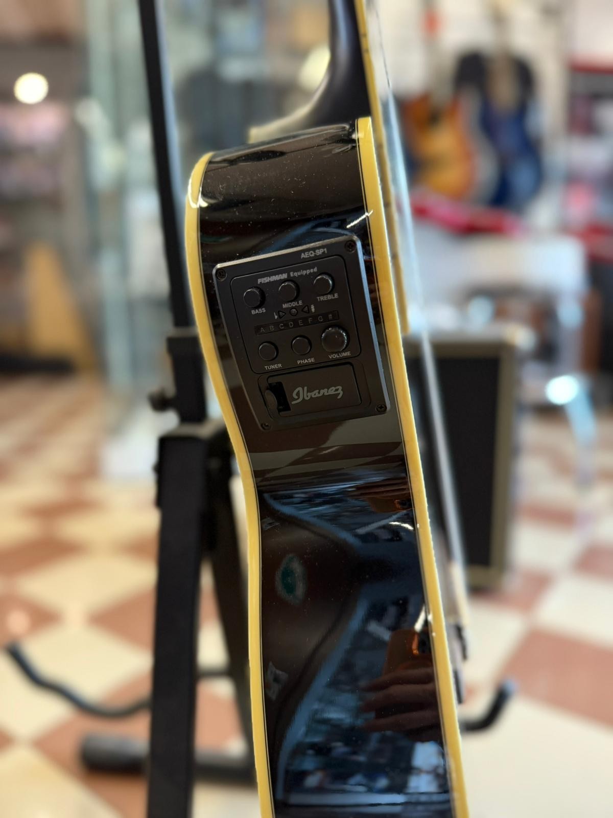 Ibanez AEG10NIIBK – Chitarra Classica Elettrificata Usata