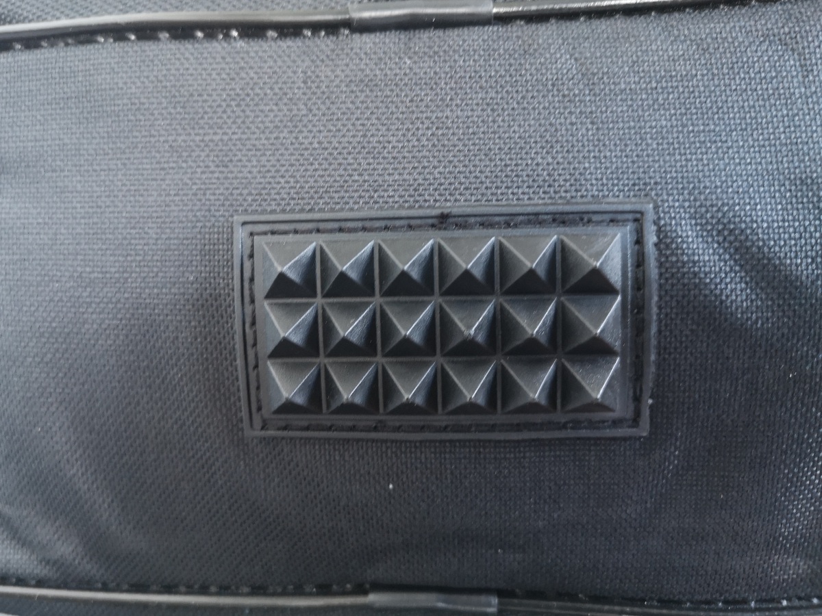 Extreme  BAG WG8 BORSA IMBOTTITA PER CHITARRA ACUSTICA 8MM CON 2 TASCHE FRONTALI COLORE NERO