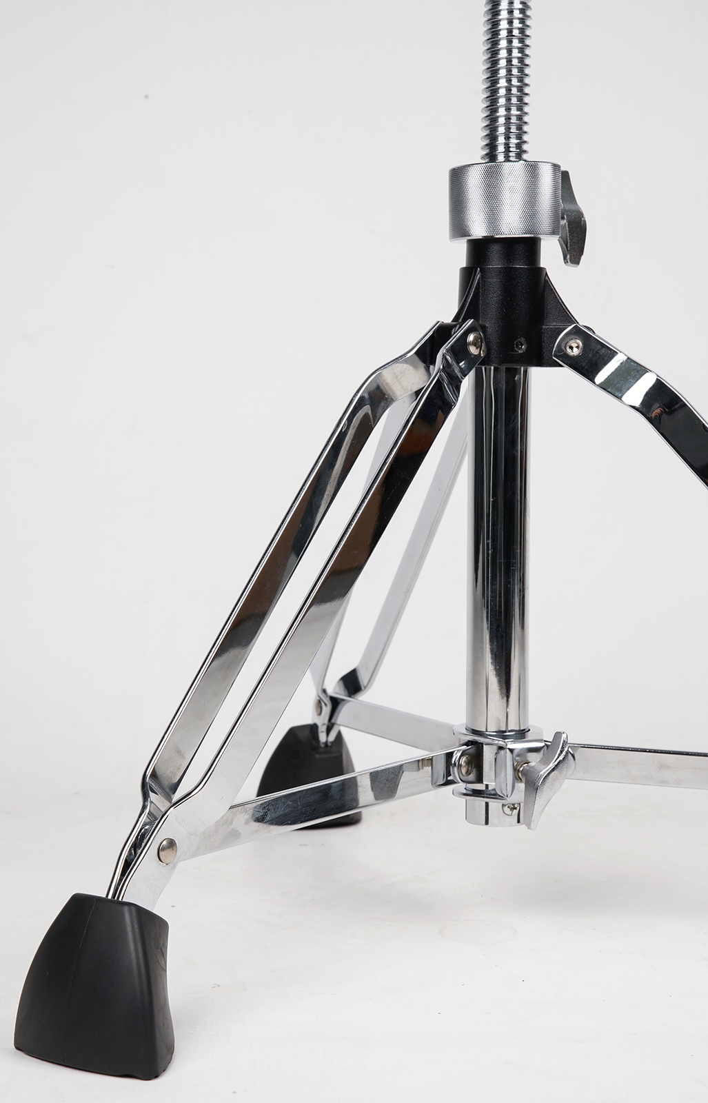 AROMA TDD 20 SGABELLO TRE PIEDI PER BATTERIA E TASTIERA AD ALTEZZA REGOLABILE