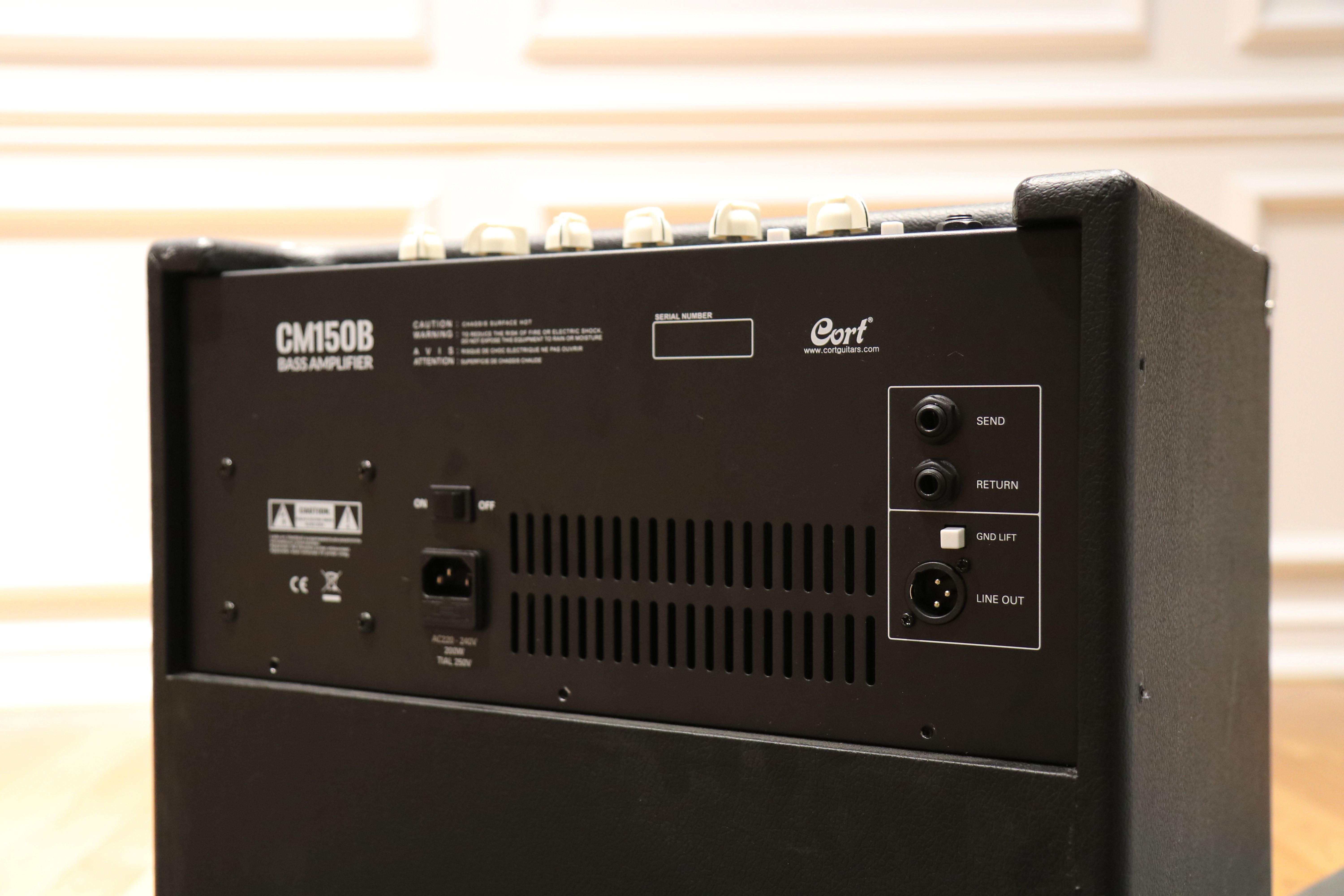 CORT CM150B BASS AMP