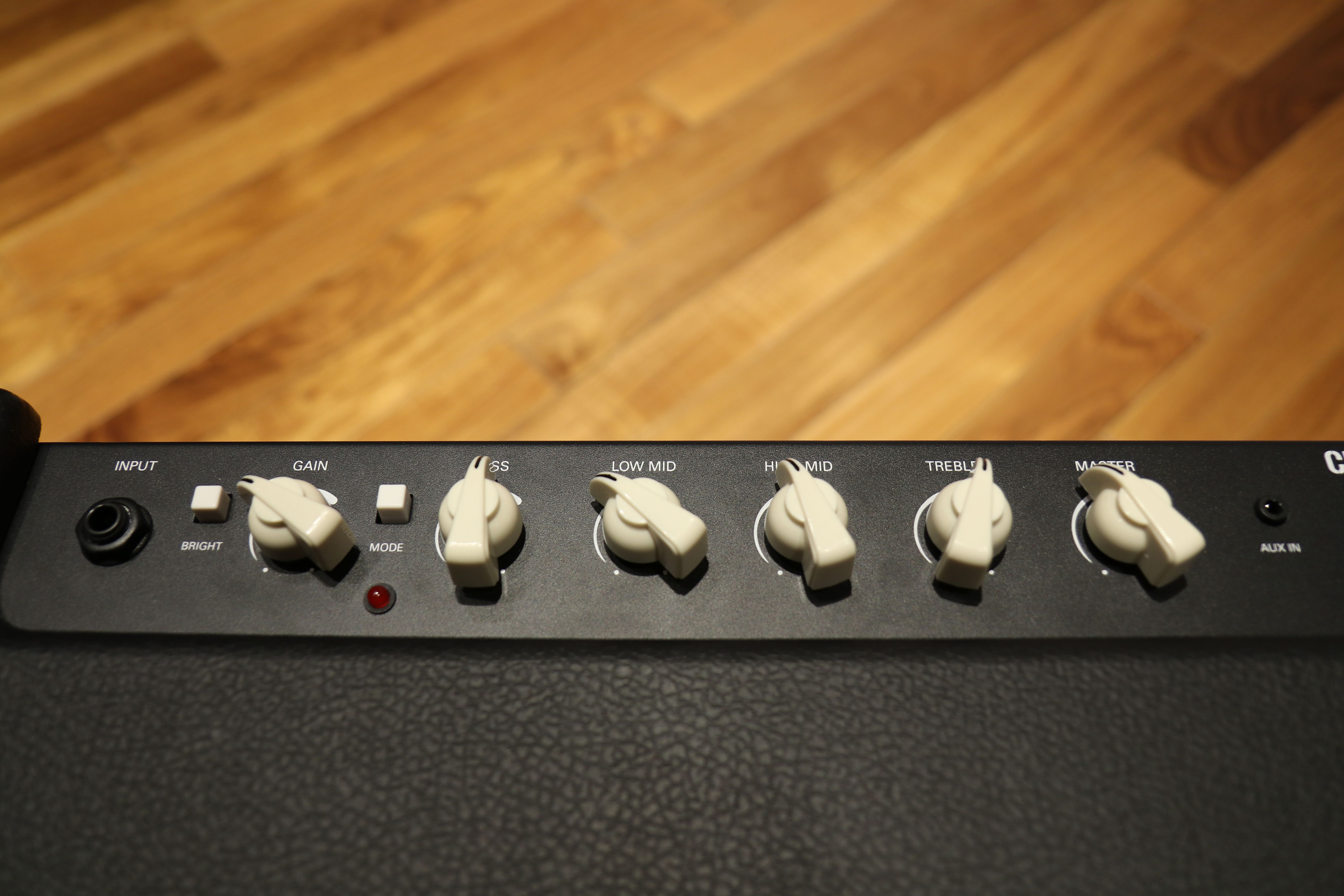 CORT CM150B BASS AMP