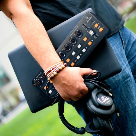 Behringer  X-TOUCH MINI -  MINI CONTROLLER USB PC MAC COMPATTO UNIVERSALE 16 TASTI 8 CONTROLLI LED