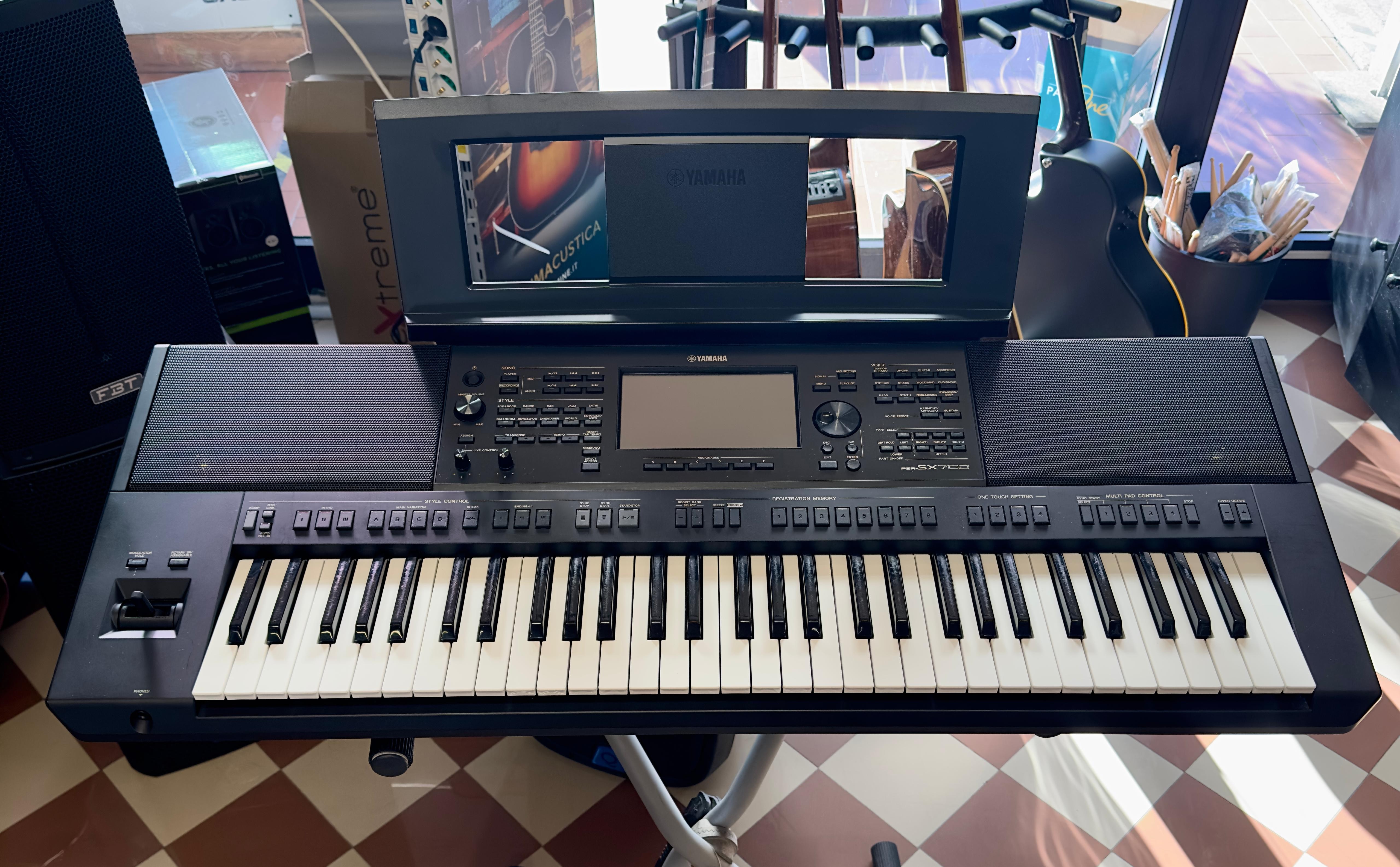 YAMAHA PSR-SX700 - WORKSTATION DIGITALE 61 TASTI