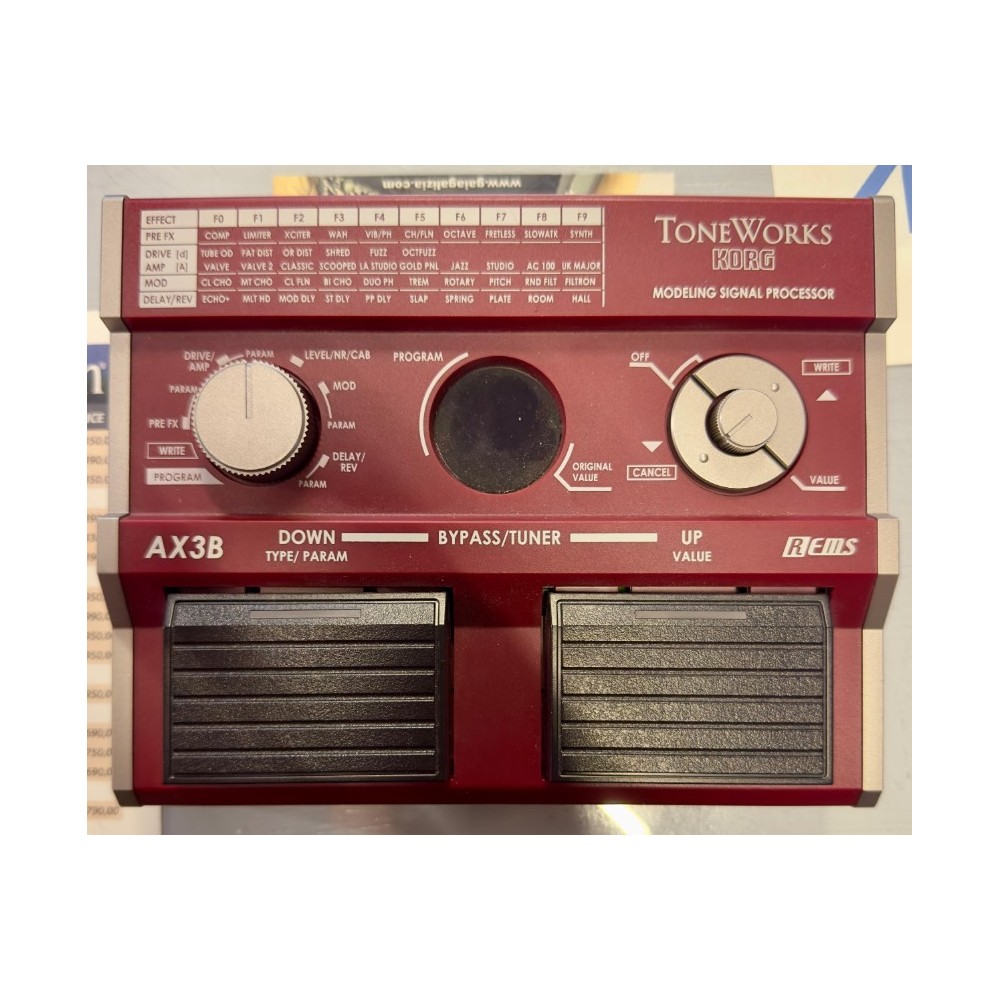 KORG AX3B - MULTIEFFETTO A MODELLI FISICI PER BASSO