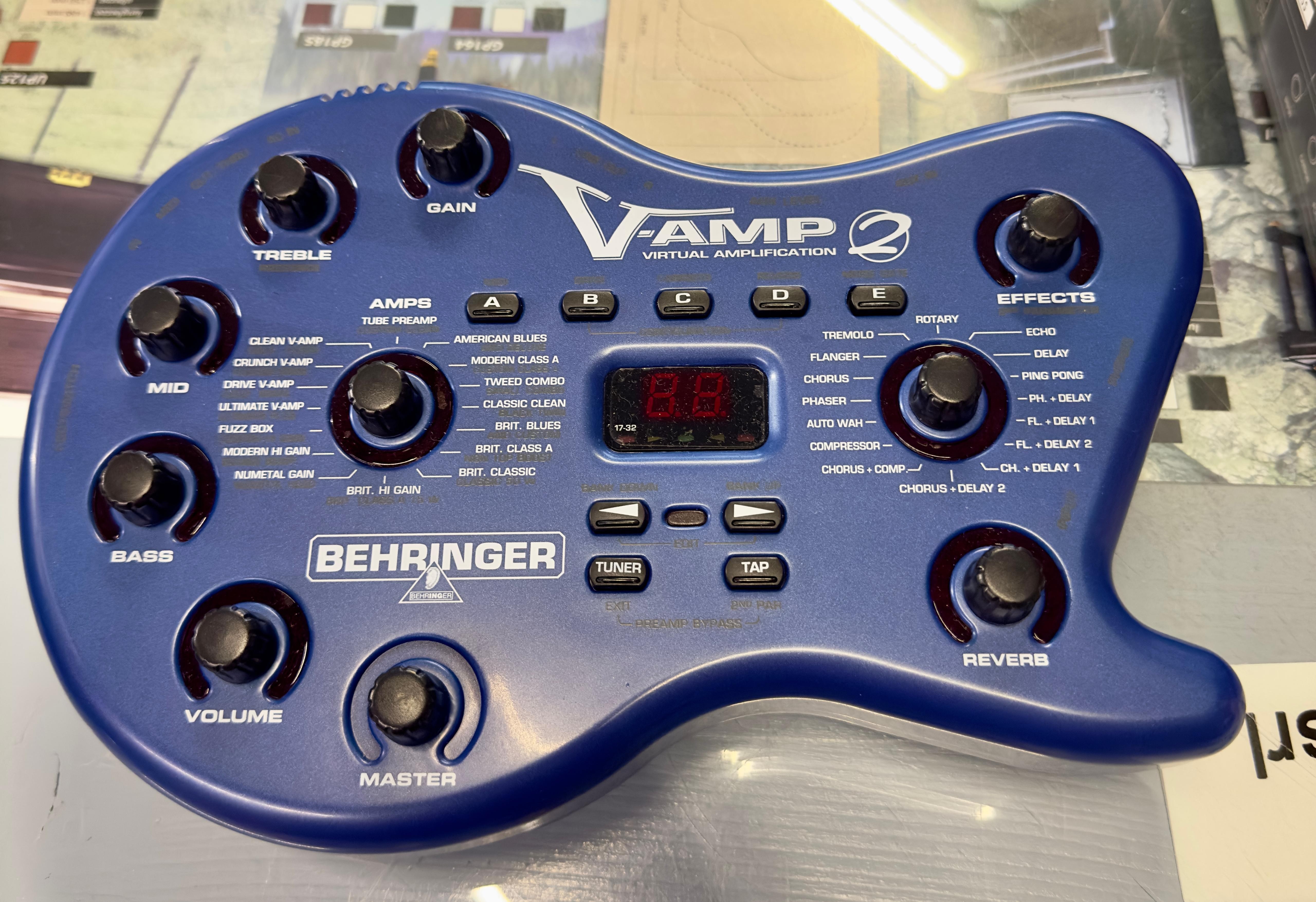 BEHRINGER V-AMP 2 - Multieffetto per chitarra