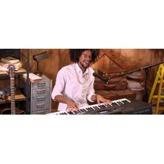 Yamaha PSR-EW425: Tastiera Portatile 76 Tasti con Voci Premium e Live Control