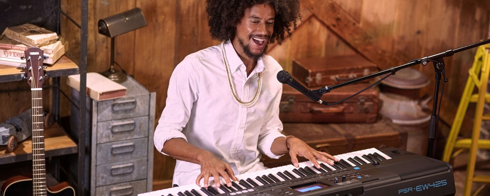 Yamaha PSR-EW425: Tastiera Portatile 76 Tasti con Voci Premium e Live Control