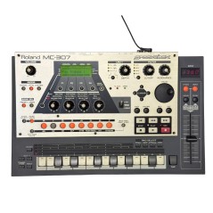 ROLAND MC-307 GROOVEBOX - SEQUENCER E SINTETIZZATORE