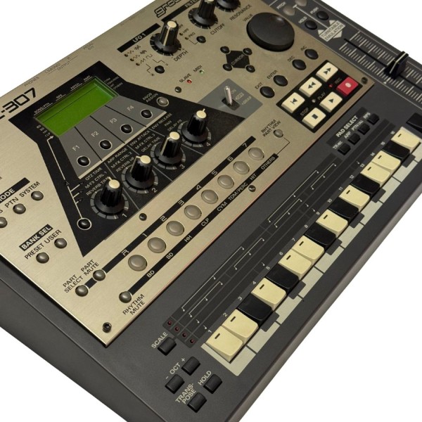 ROLAND MC-307 GROOVEBOX - SEQUENCER E SINTETIZZATORE