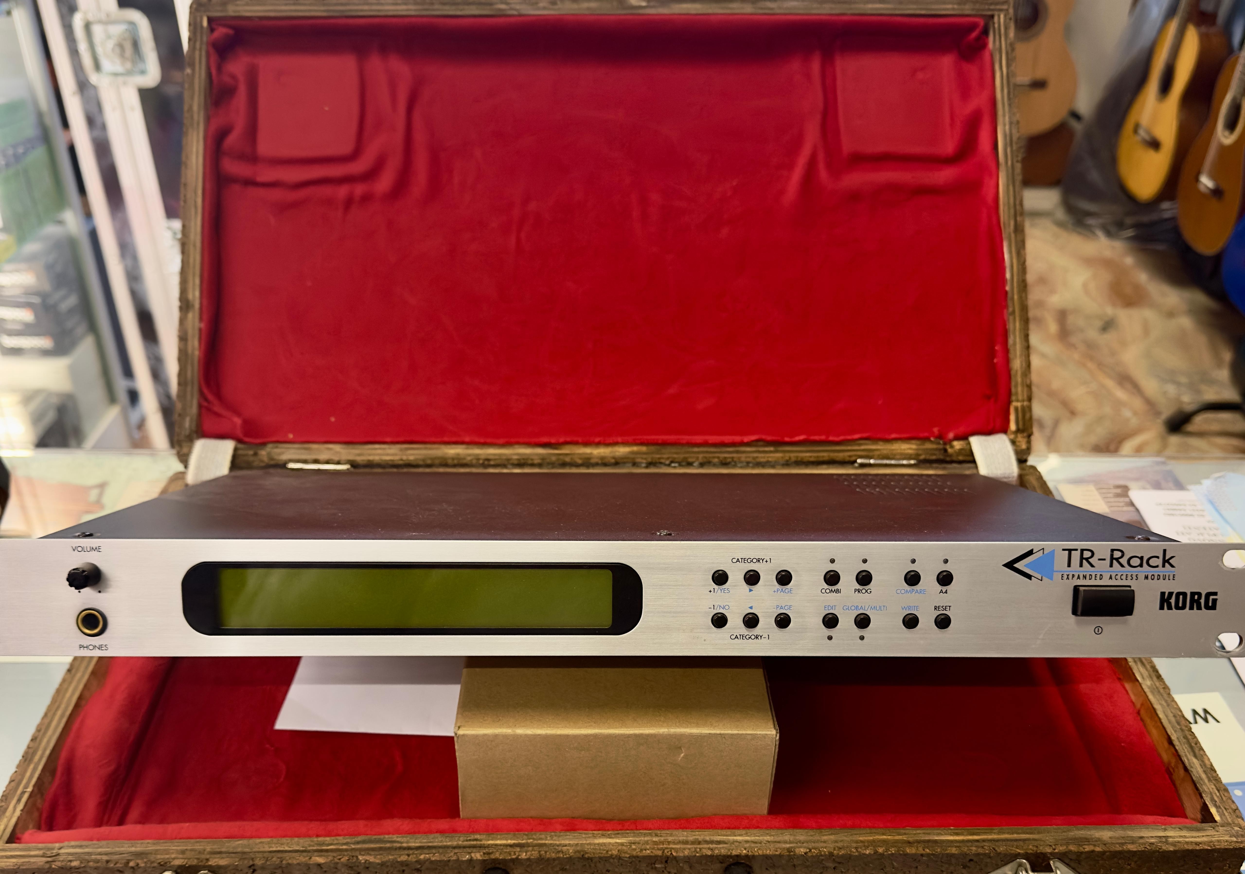 KORG TR T-RACK - EXPANDER CON CUSTODIA