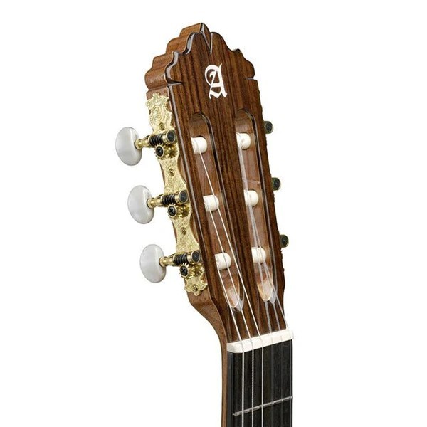 ALHAMBRA 7 P A (ABETE) - Chitarra Classica con Top in Abete