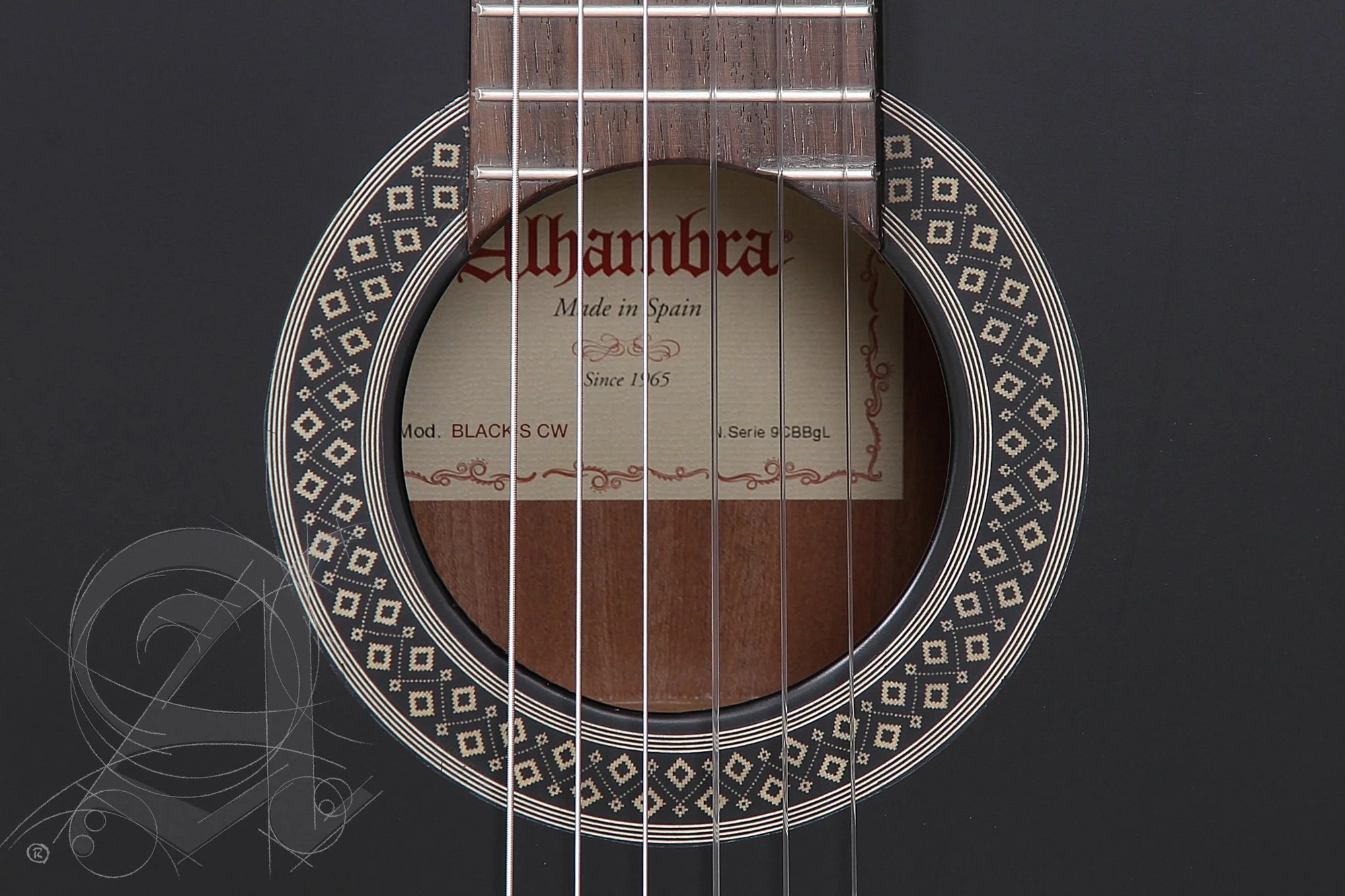 ALHAMBRA BLACK SATIN CW EZ - Chitarra Classica Nera Cutaway Elettrificata