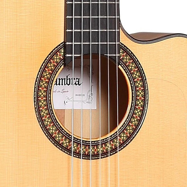 ALHAMBRA 7 FC CW E8 - Chitarra Flamenca Cutaway Elettrificata