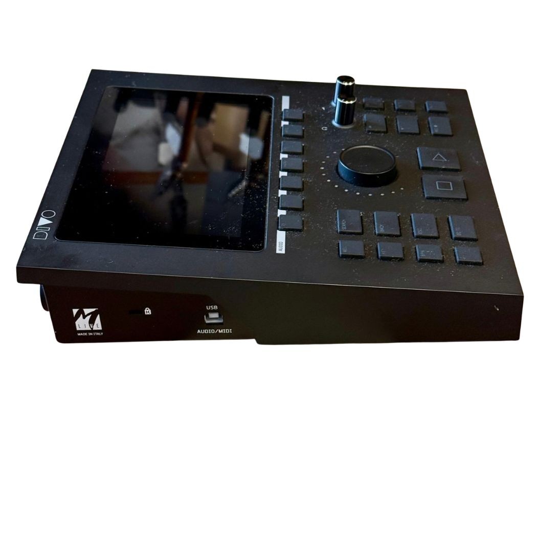 M-LIVE Divo (64 GB) - Workstation per Basi Musicali e Mixer Digitale - USATO