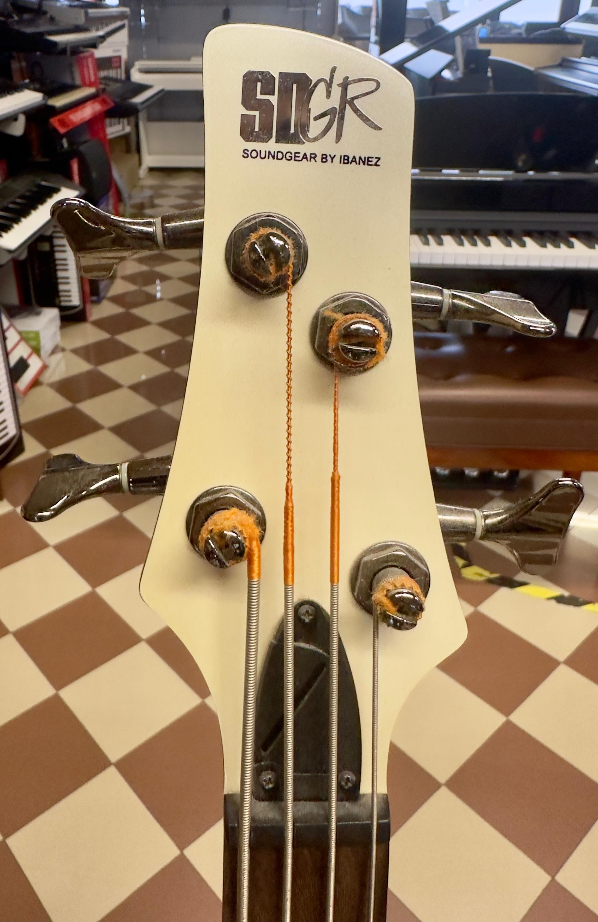 basso IBANEZ SR300E Pearl White - BASSO ELETTRICO BIANCO con custodia