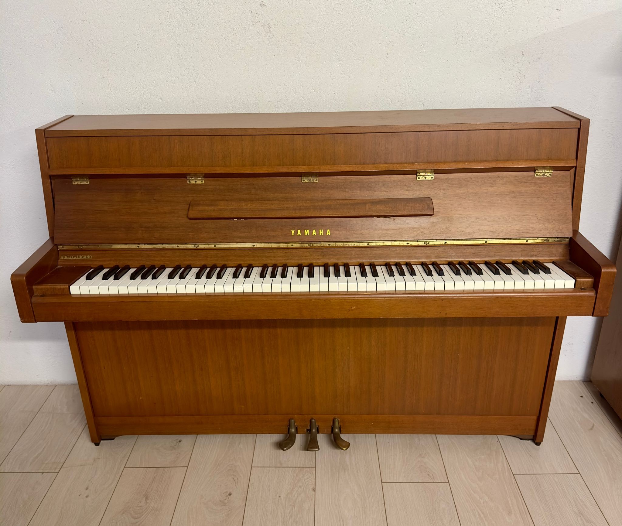 PIANOFORTE ACUSTICO YAMAHA MARRONE