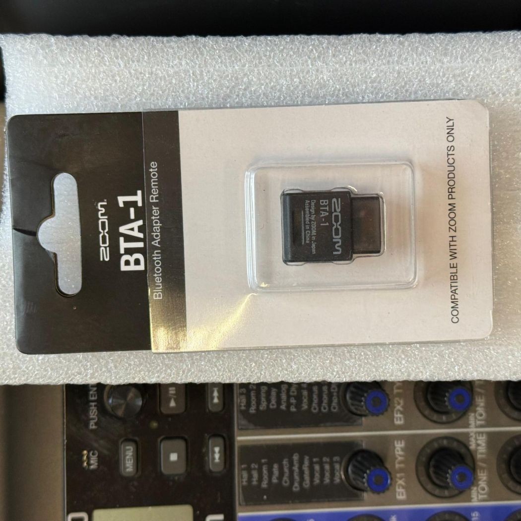 ZOOM LiveTrak L-20 Case Bundle (USATO IN GARANZIA) - Mixer Digitale e Registratore 22 Tracce