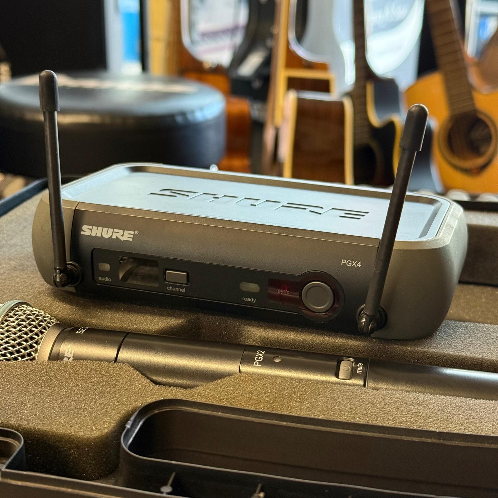 SHURE PGX24E / Beta58 (USATO) - Sistema Radiomicrofono Wireless con Trasmettitore PGX2/Beta58 e Ricevitore PGX4